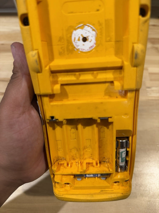 FLUKE 189 TRUE RMS MULTIMETER FOR PARTS