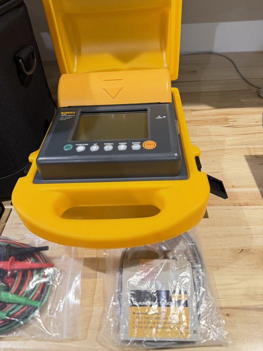 FLUKE 1550 MEGOHMMETER HIGH VOLTAGE INSULATION TESTER (NEW) SHIPS FAST