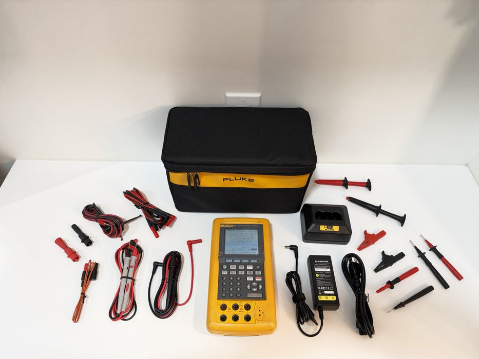 FLUKE 744 DOCUMENTING PRCESS CALIBRATOR WITH LEADS & CHARGER TESTED