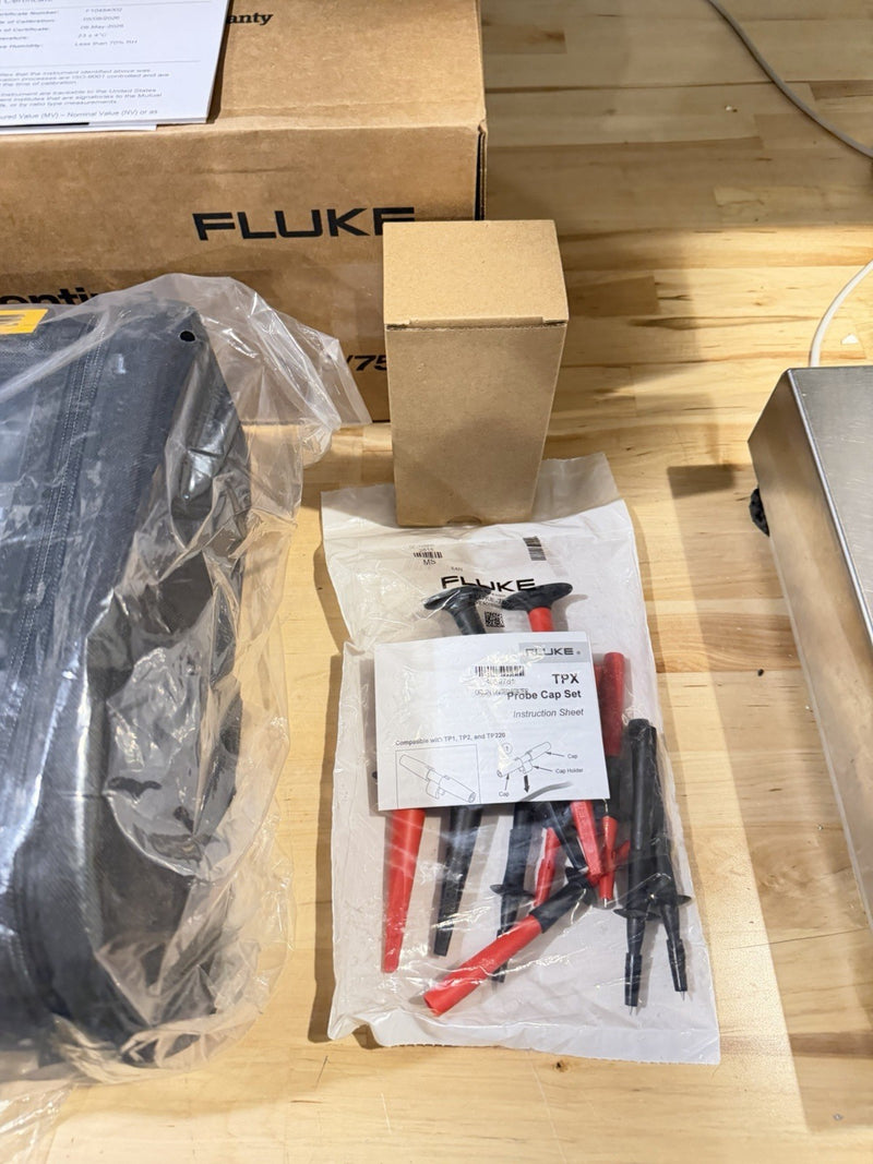 FLUKE 754 DOCUMENTING PROCESS CALIBRATOR W CALIBRATED 20262027