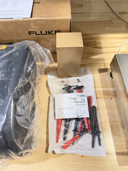 FLUKE 754 DOCUMENTING PROCESS CALIBRATOR W CALIBRATED 20262027