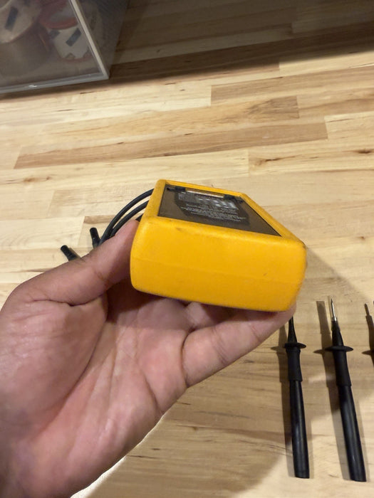 FLUKE 9040 DIGITAL PHASE ROTATION INDICATOR METER TESTED