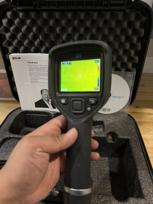 FLIR E5 THERMAL IMAGING CAMERA W/ BATTERY & CHARGER - SHIPS FAST