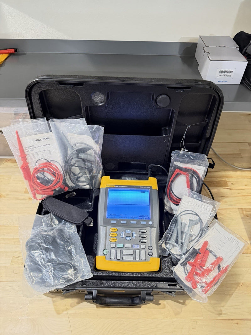 FLUKE 199B SCOPEMETER 200MHZ 2.5GS/S WITH ACCESSORIES & CASE TESTED