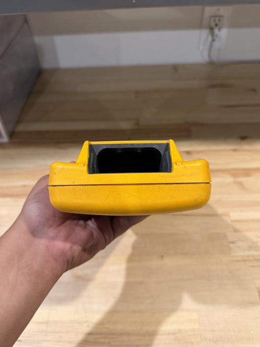FLUKE 744 DOCUMENTING PRCESS CALIBRATOR (PARTS ONLY) FOR PARTS - DOESN’T WORK