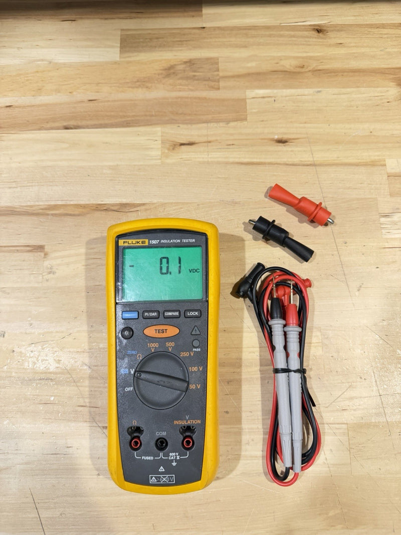 FLUKE 1507 INSULATION MULTIMETER W/ LEADS & CLIPS - SHIPS FAST
