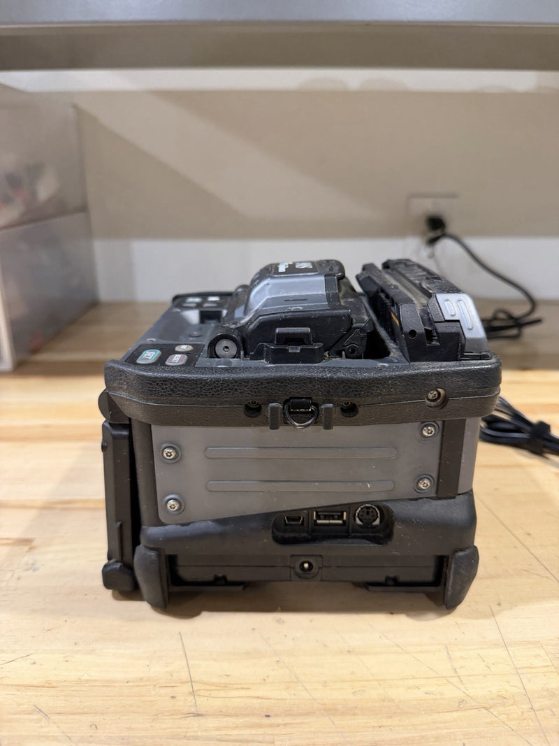 FUJIKURA 90S SM MM CORR ALIGNMENT FIBER FUSION SPLICER W/ CHARGER - SHIPS FREE