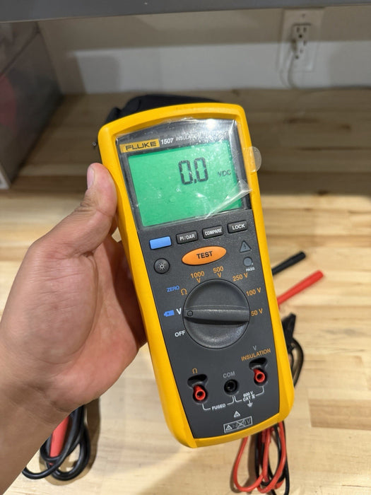 FLUKE 1507 INSULATION MULTIMETER W/ LEADS & CLIPS - SHIPS FAST