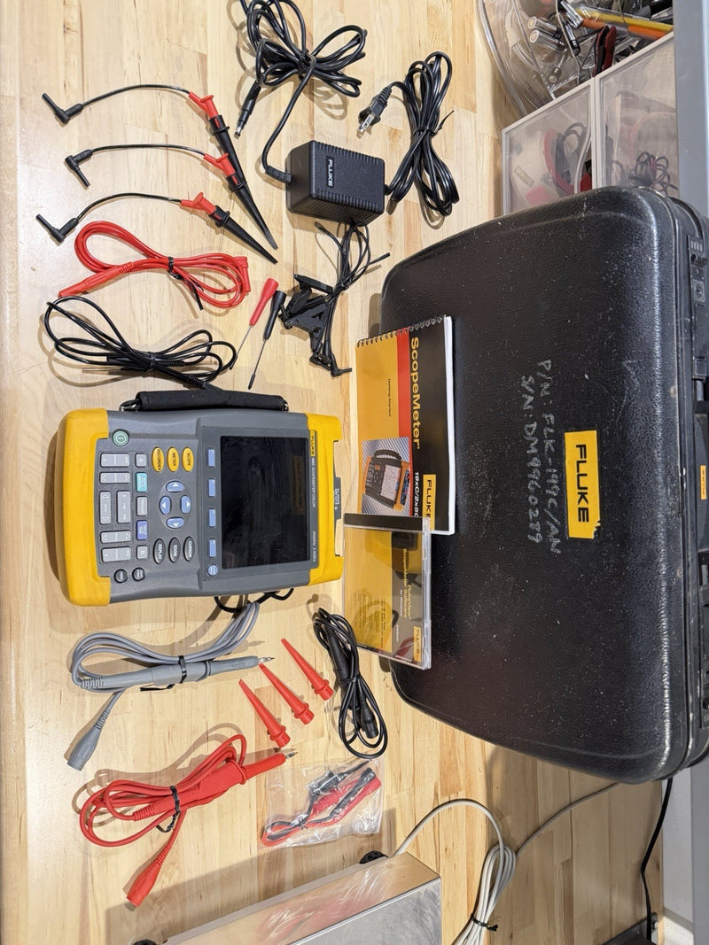 FLUKEE 199C 200MHZ 2.5GS/S SCOPEMETER COLOR WITH ACCESSORIES TESTED
