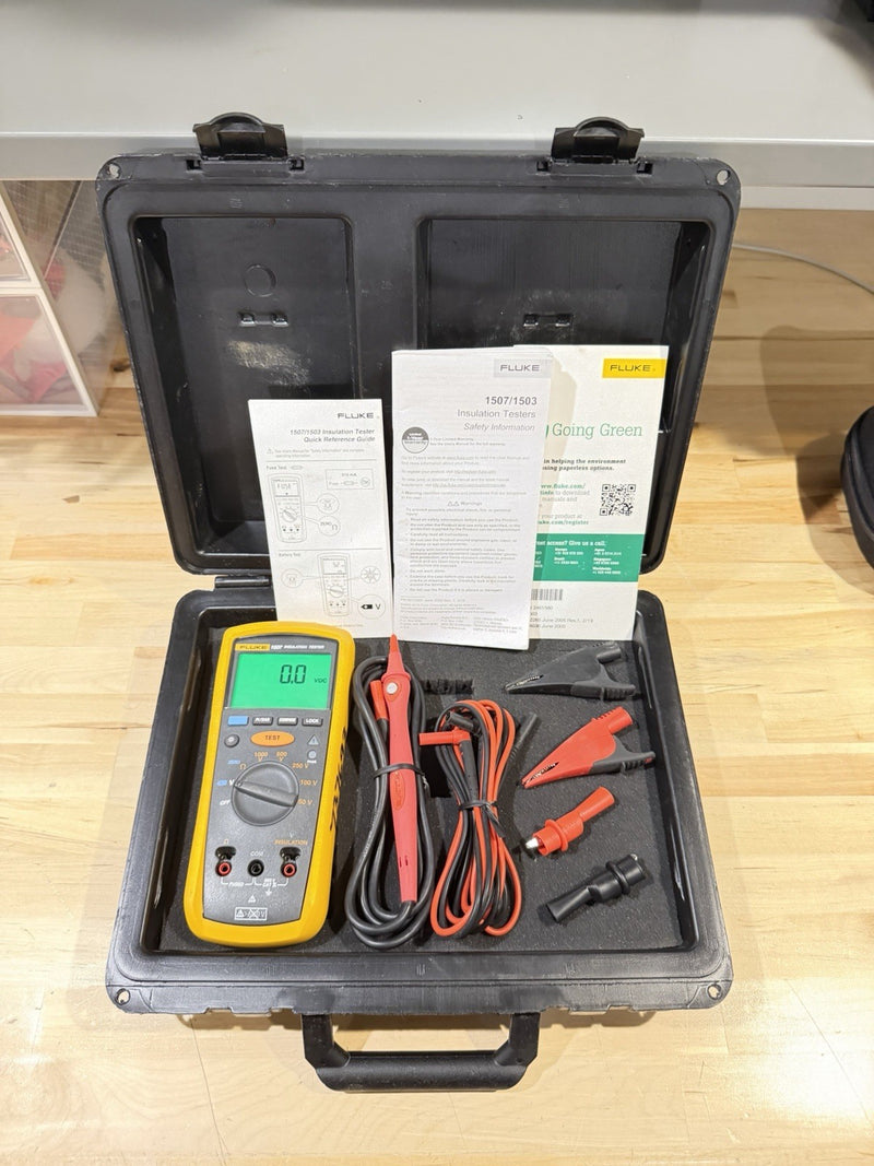 FLUKE 1507 INSULATION MULTIMETER W/ LEADS & CLIPS