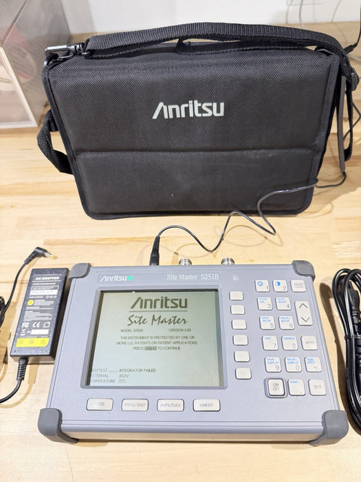 ANRITSU SITE MASTER S251B ANALYZER WITH CHARGER TESTED
