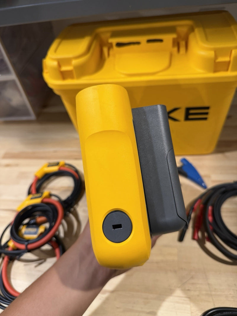 FLUKE 3540 FC 3-PHASE POWER MONITOR WITH ACCESSORIES TESTED