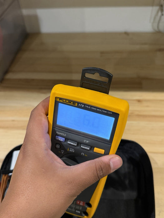 FLUKE 179/EDA2 MULTIMETER COMBO KIT W/ BAG & ACCESSORIES - TESTED