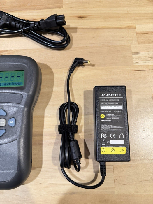 FLUKE HART SCIENTIFIC 1521 THERMOMETER READOUT W/ CHARGER/TESTED -MISSING COVER