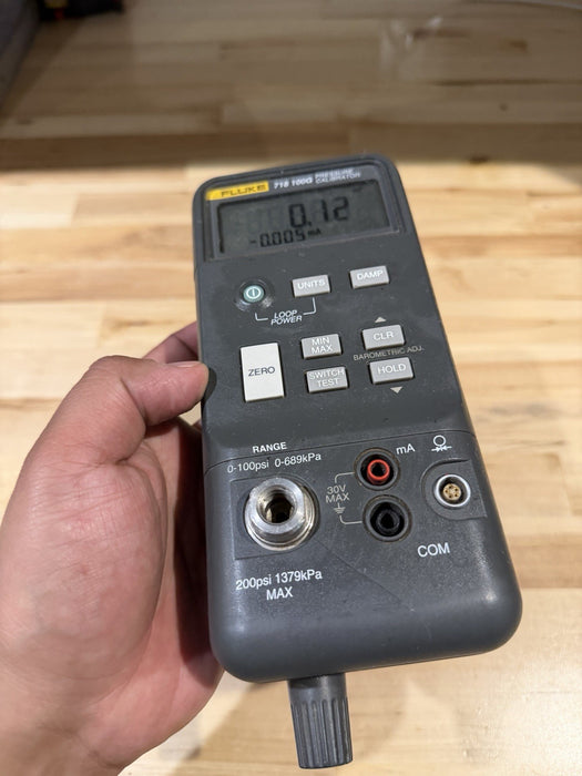 FLUKE 718 100G PRESSURE CALIBRATOR (FREE SHIPPING) TESTED
