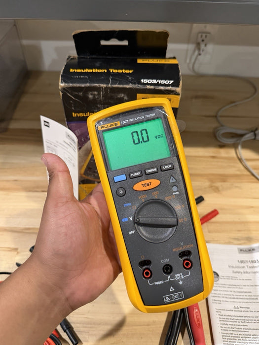 FLUKE 1507 INSULATION MULTIMETER W/ LEADS & CLIPS - SHIPS FAST (NEW)