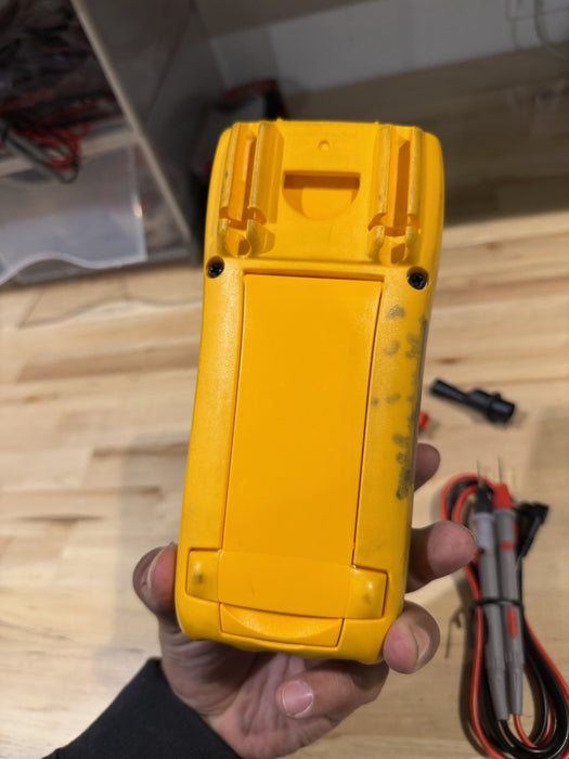 FLUKE 77-IV MULTIMETER W / LEAD SET & CLIPS - SHIPS FAST (TESTED)