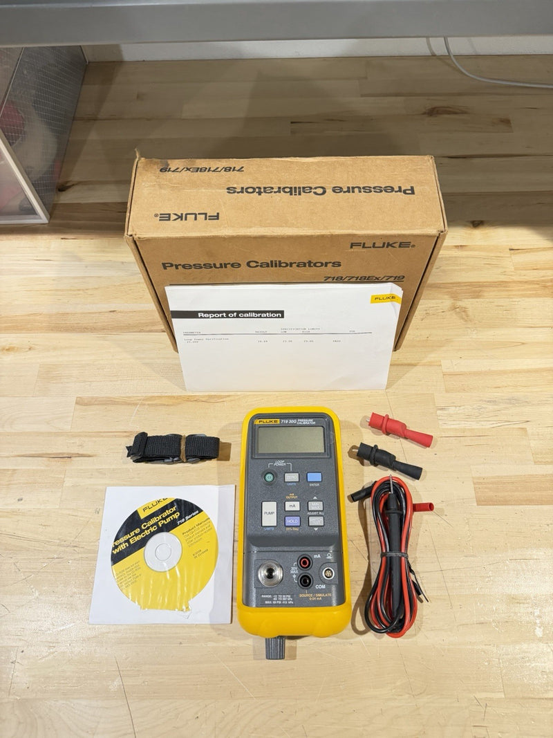 FLUKE 719 30G PRESSURE CALIBRATOR KIT W/ LEADS  (TESTED) NEW
