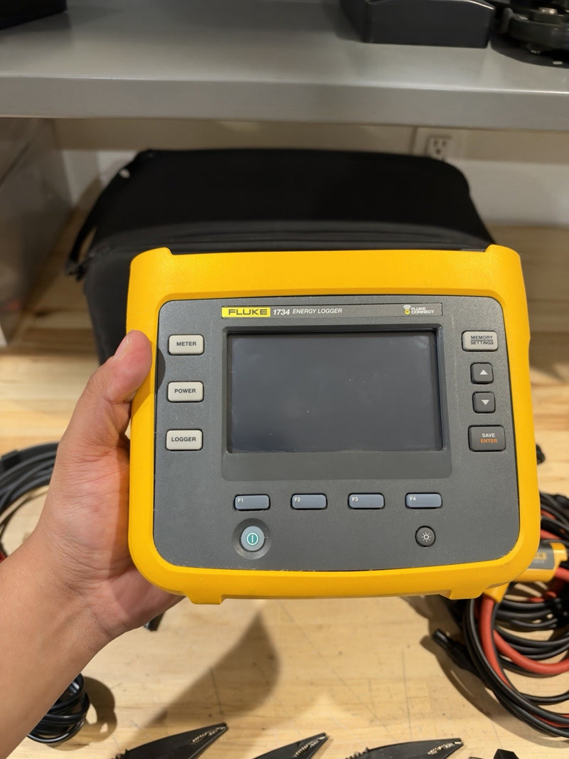 FLUKE 1734 ENERGY LOGGER KIT W/ ACCESSORIES (FREE SHIPPING)