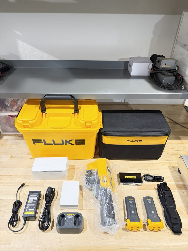 FLUKE TIR27 THERMAL IMAGER KIT 60HZ W/ BATTERIES & CHARGER TESTED RARE