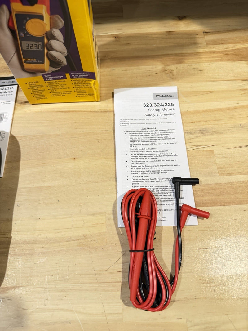 FLUKE 323 TRUE-RMS DIGITAL CLAMP METER WITH BAG & LEADS