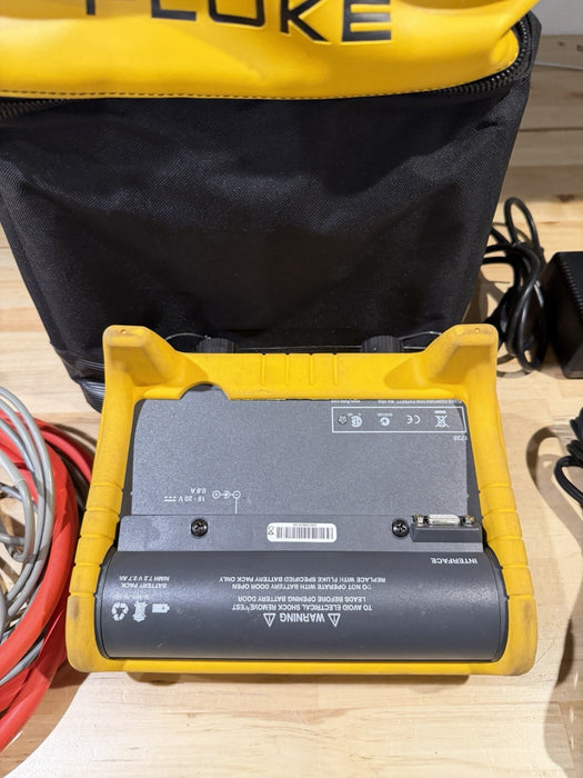 FLUKE 1735 THREE-PHASE POWER LOGGER W/ PROBES & CHARGER - FREE SHIPPING - TESTED