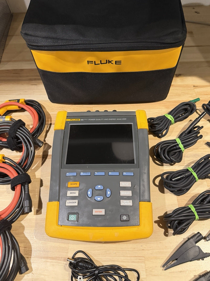 FLUKE 435 II POWER QUALITY & ENERGY ANALYZER WITH ACCESSORIES & CHARGER