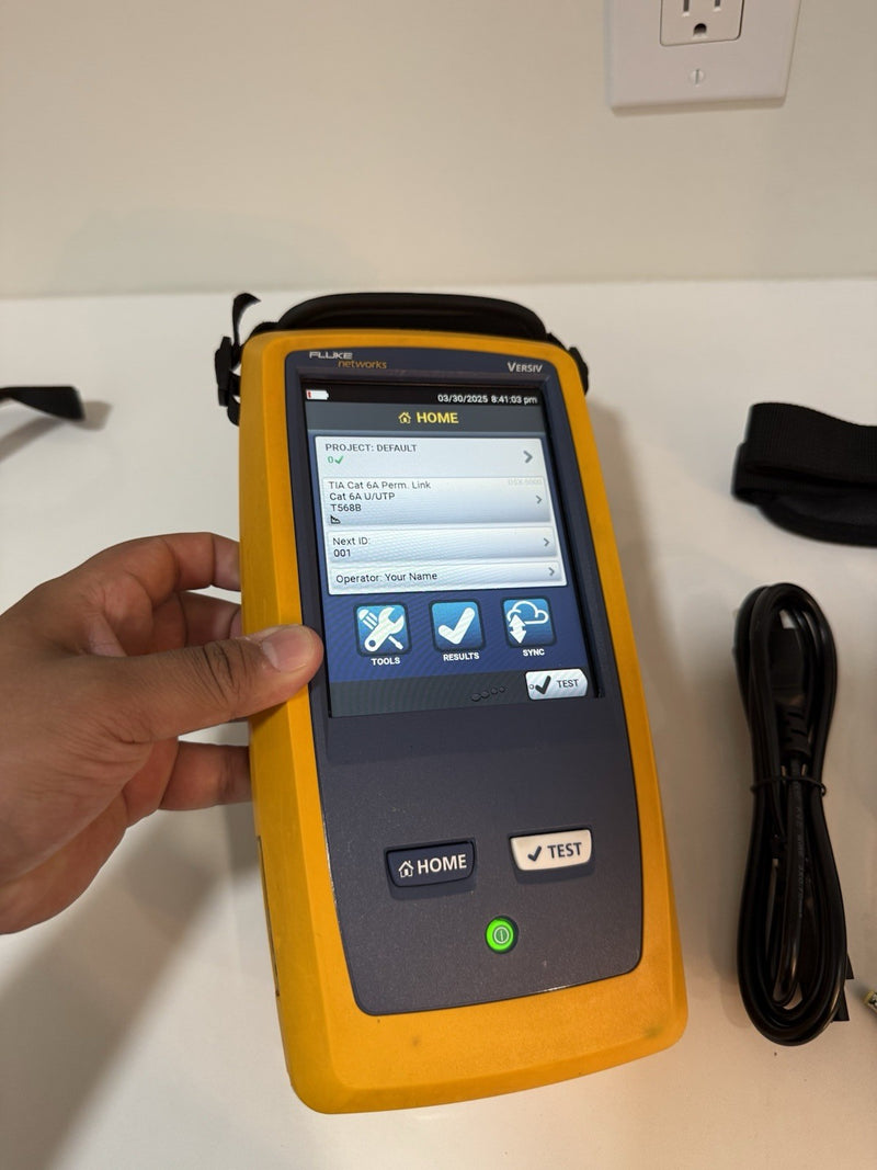 FLUKE NETWORKS VERSIV DSX MAINFRAME WITH CHARGER TESTED