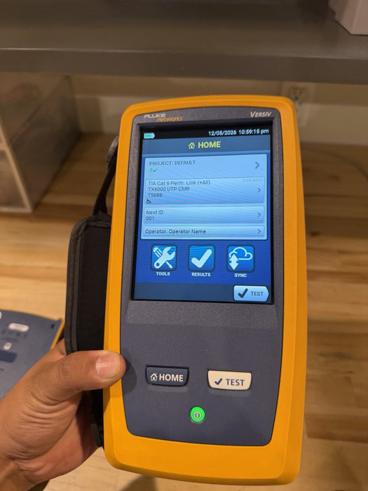FLUKE NETWORKS VERSIV MAINFRAME & REMOTE WITH CHARGER