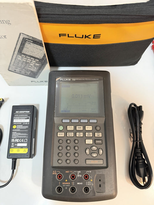 FLUKE 702 DOCUMENTING PROCESS CALIBRATOR WITH ACCESSORIES TESTED