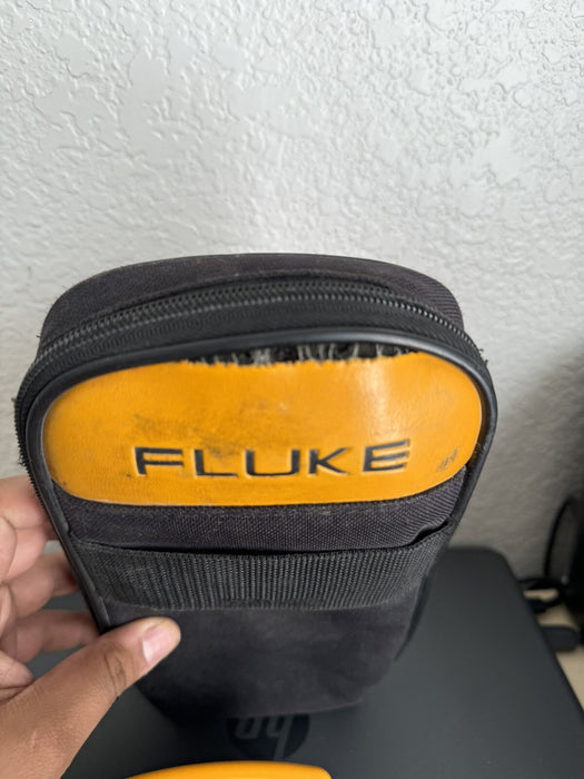 FLUKE 1507 INSULATION MULTIMETER WITH LEADS & BAG
