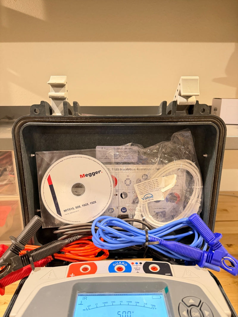 MEGGER MIT1025 10KV INSULATION TESTER WITH CHARGER & LEADS