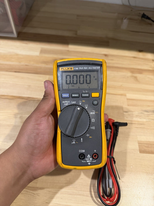 FLUKE 116 TRUS-RMS MULTIMETER / LEADS - SHIPS FAST (TESTED)