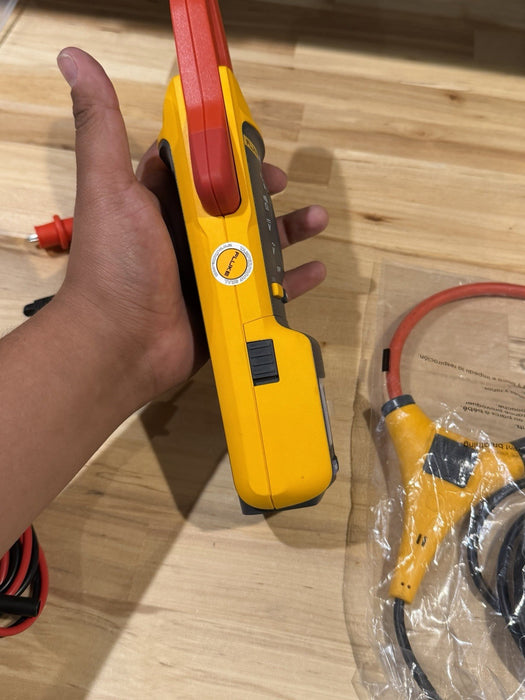 FLUKE 381 REMOTE DISPLAY TRMS CLAMP METER WITH ACCESSORIES TESTED