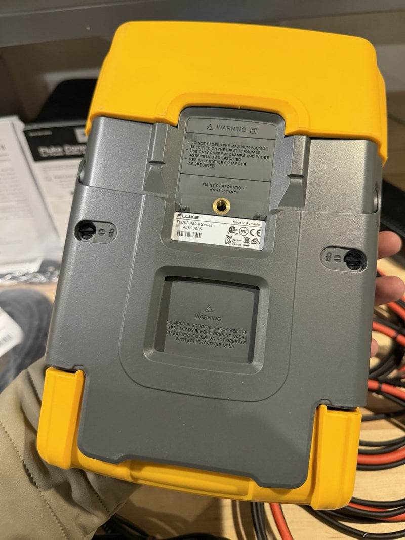 FLUKE 434 SERIES II ENERGY ANALYZER KIT WITH ACCESSORIES TESTED