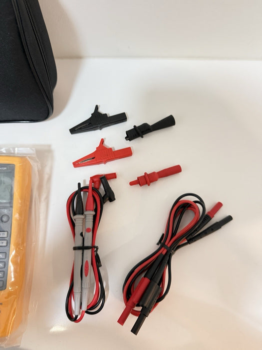 FLUKE 725 MULTIFUNCTION PROCESS CALIBRATOR WITH ACCESSORIES NEW SEALED