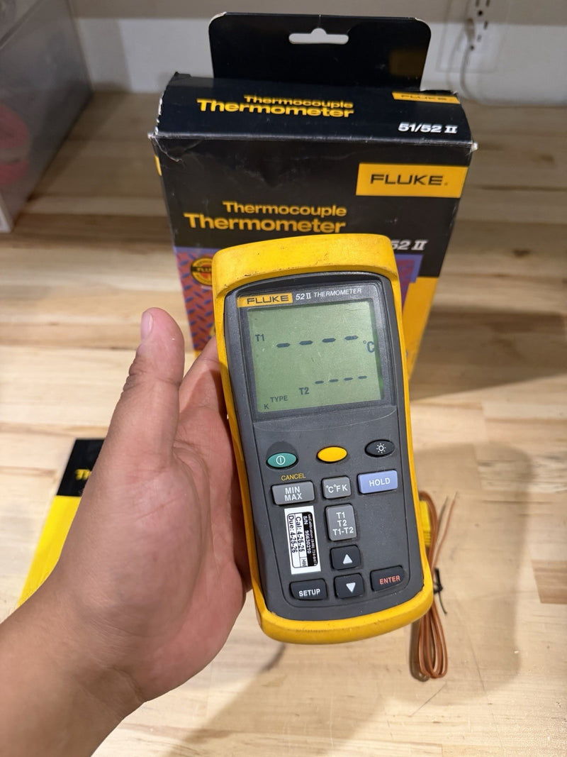 FLUKE 52 II THERMOMETER WITH PROBE CALIBRATED 2026