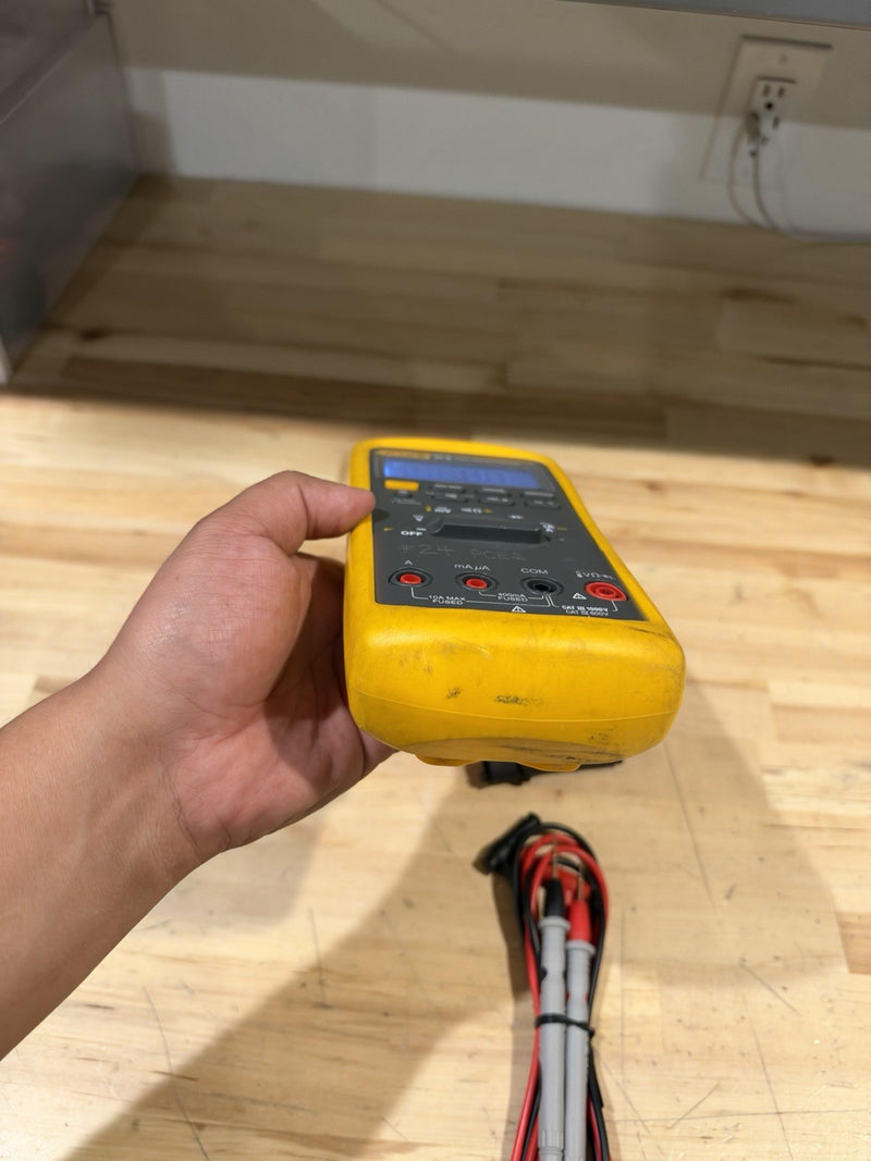 FLUKE 87V TRUE RMS MULTIMETER W/ LEADS (TESTED) SHIPS FAST
