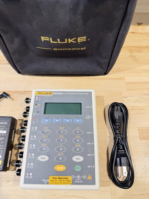 FLUKE MPS450 MULTIPARAMETER SIMULATOR W/ CASE & CHARGER - TESTED