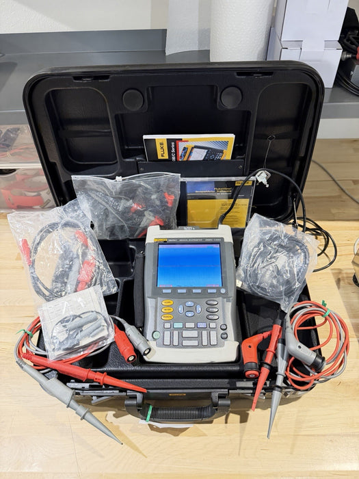 FLUKE 199XRAY MEDICAL SCOPEMETER 200MHz 2.5GS/S W/ ACCESSORIES (TESTED)