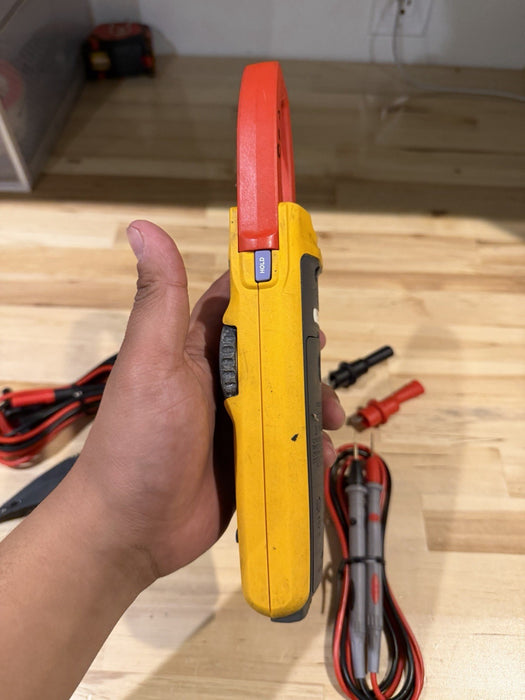 FLUKE 376 AC/DC TRUE RMS WIRELESS CLAMP METER W /LEADS & CLIPS -SHIPS FAST