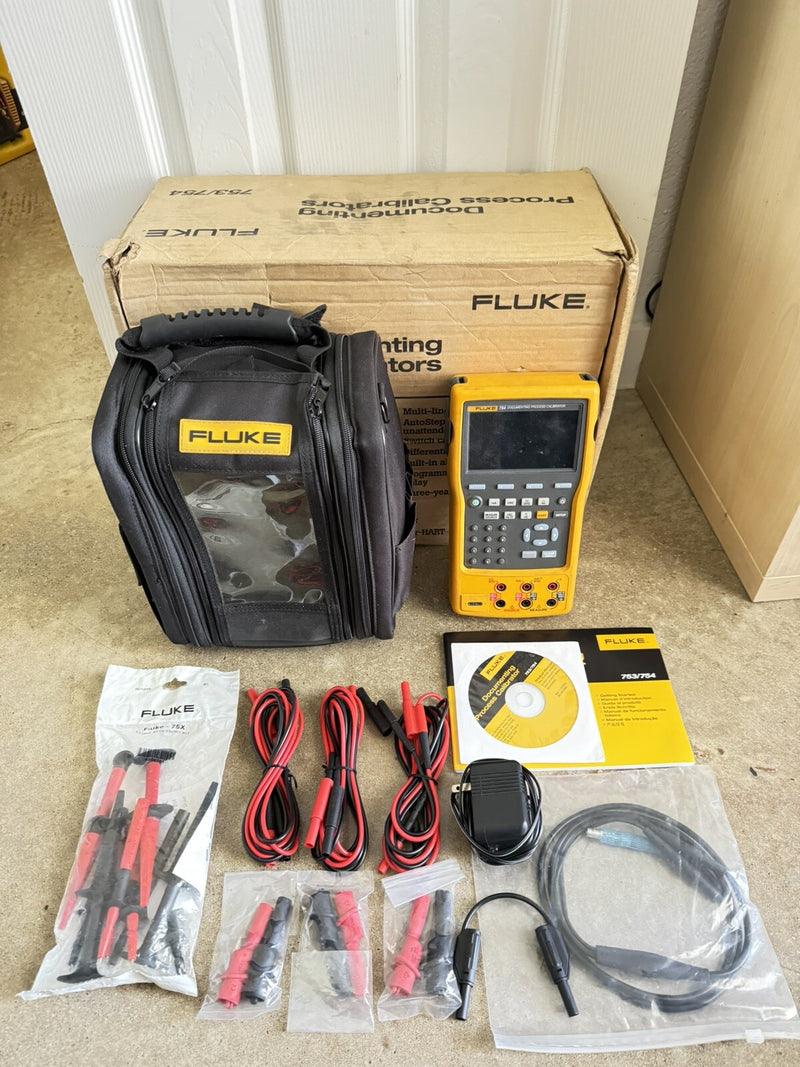 FLUKE 754 DOCUMENTING PROCESS CALIBRATOR WITH HART COMMUNICATION