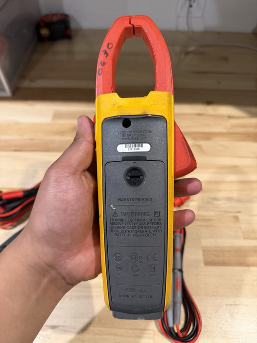 FLUKE 376 AC/DC TRUE RMS WIRELESS CLAMP METER W /LEADS & CLIPS -SHIPS FAST