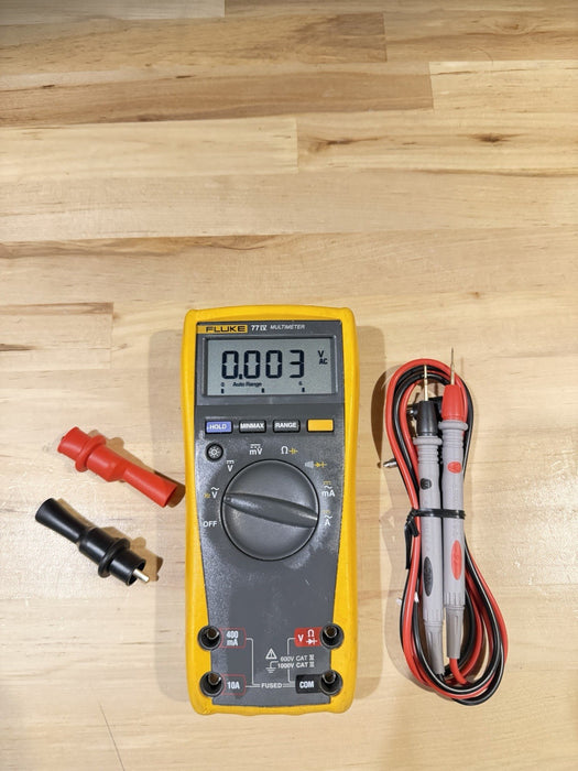 FLUKE 77-IV MULTIMETER W / LEAD SET & CLIPS - SHIPS FAST (TESTED)
