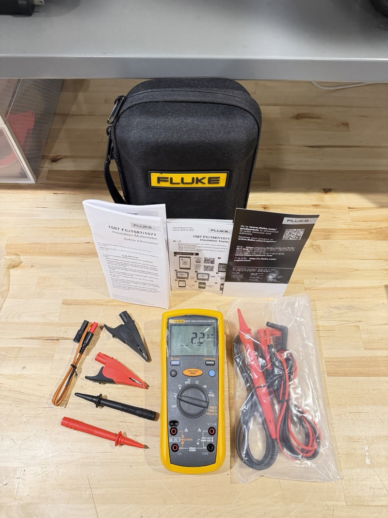 FLUKE 1577 INSULATION MULTIMETER W/ LEADS & CASE TESTED SHIPS FAST NEW