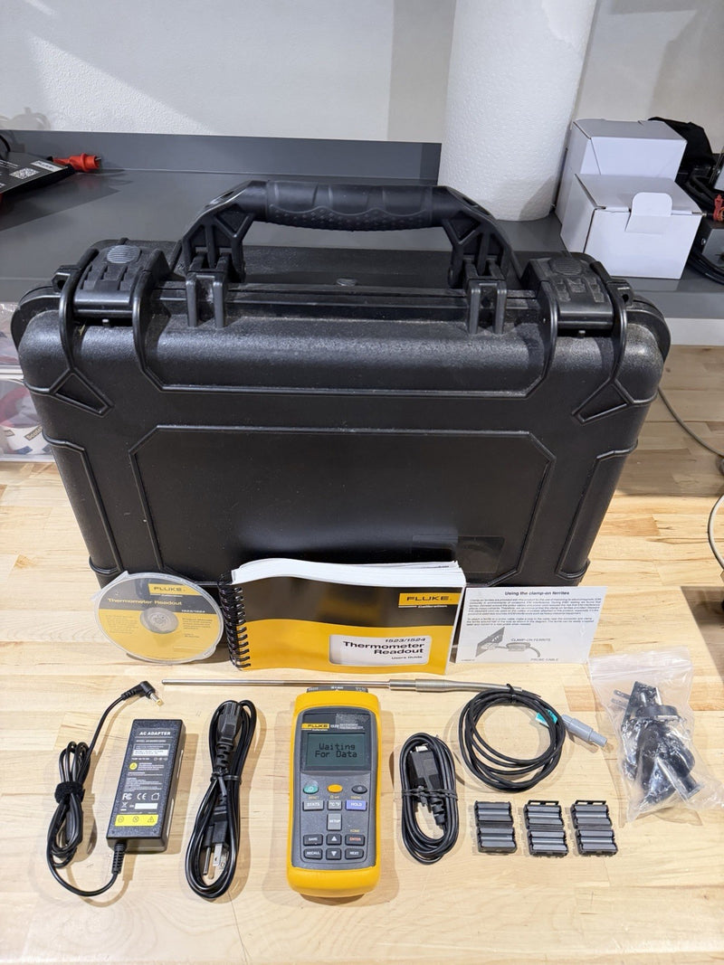 FLUKE 1523 REFERENCE THERMOMETER WITH PROBE KIT & ACCESSORIES TESTED