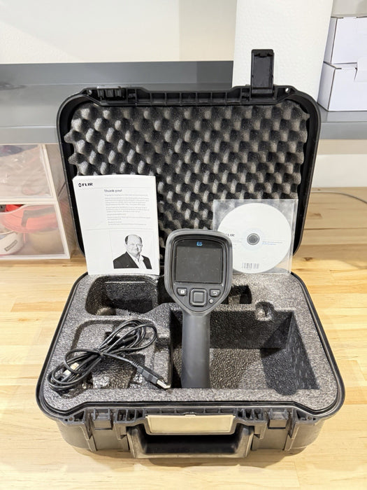 FLIR E5 THERMAL IMAGING CAMERA W/ BATTERY & CHARGER - SHIPS FAST