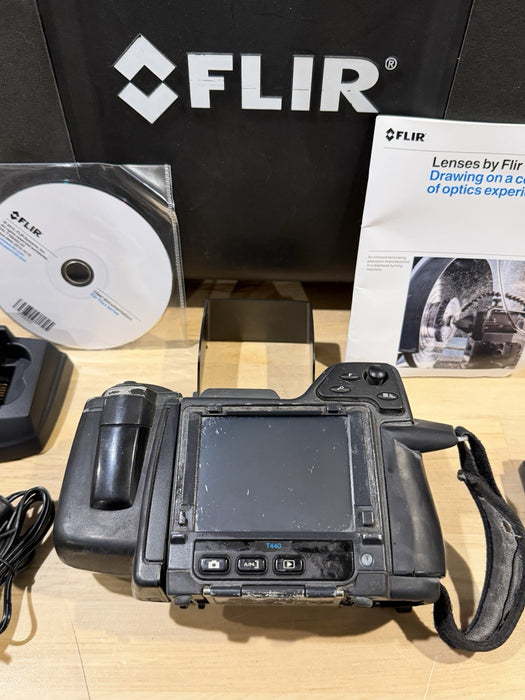 FLIR T440 THERMAL IMAGING CAMERA W/ CHARGER & BATTERY (TESTED)FREE SHIPPING READ