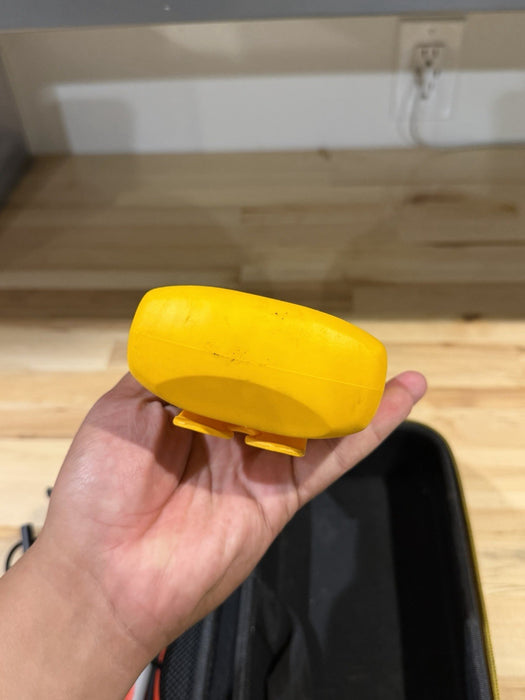 FLUKE 712B RTD CALIBRATOR W/ CASE & ACCESSORIES - TESTED