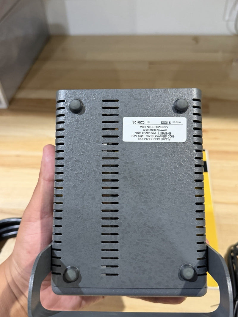 FLUKE CALIBRATION 9100S DRY WELL TEMPERATURE CALIBRATOR